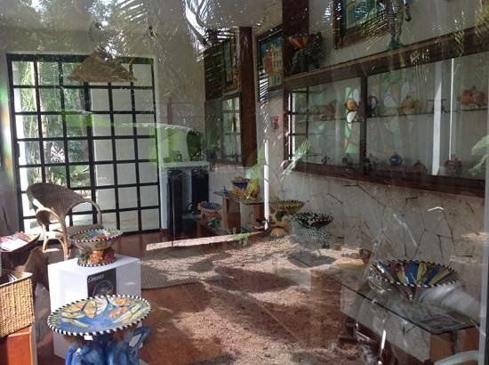 MiNiAtUrE art Gallery